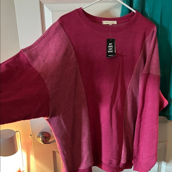 Gilded Intent Pink and Green Sweaters - Picture 2 of 3